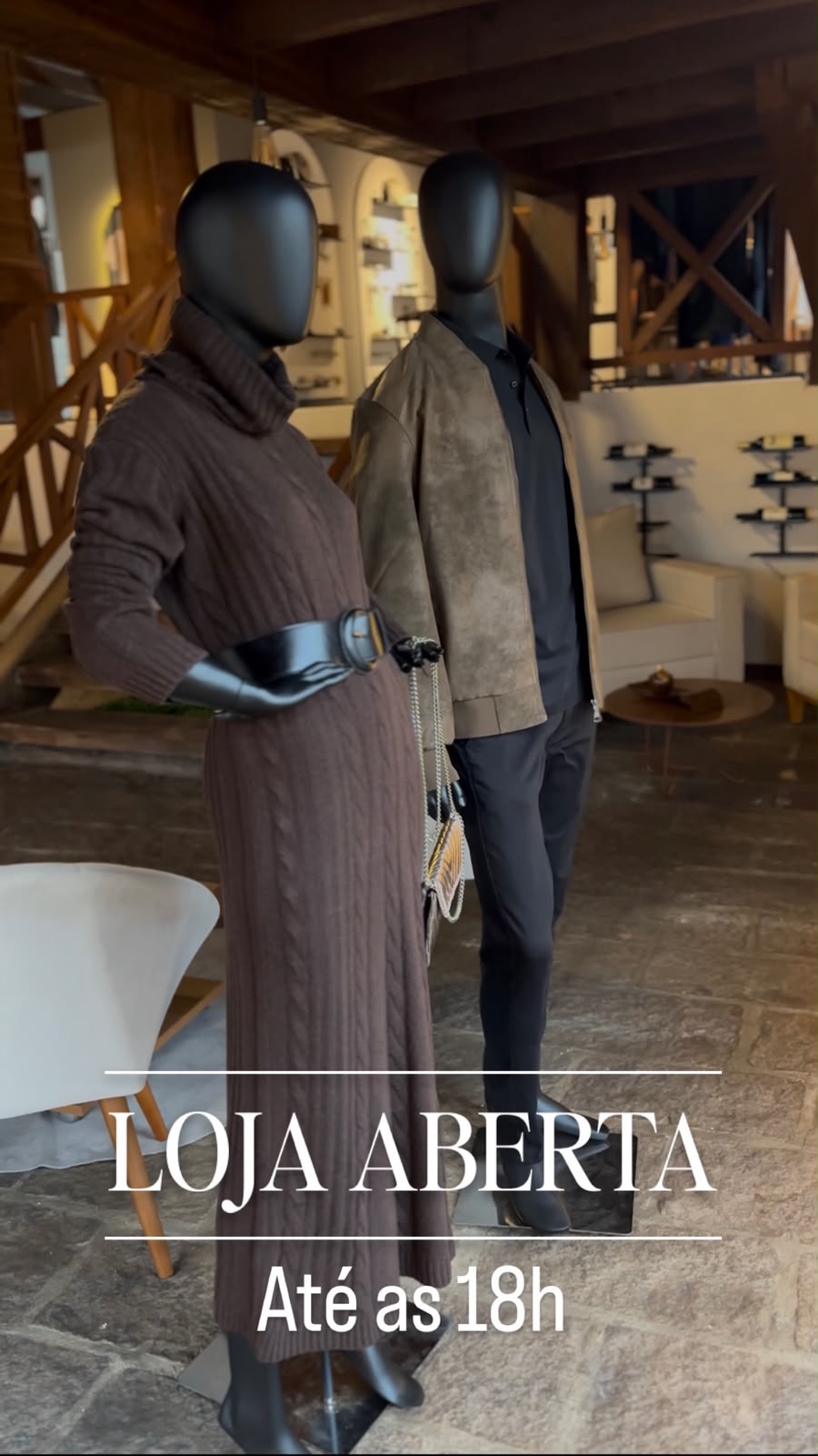 Vitrine SANTI com manequins